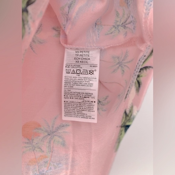 ❗️CLEAROUT❗️NWT! OLD NAVY pale pink 💗 tropical print TSHIRT Size XS Petite - Picture 4 of 4